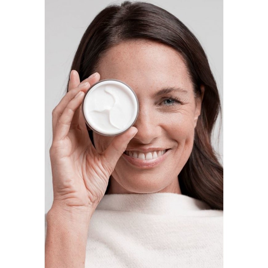 NIVEA Hyaluron Cellular Filler Elasticity & Antigravity Yövoide Kasvot 50 ml – 3