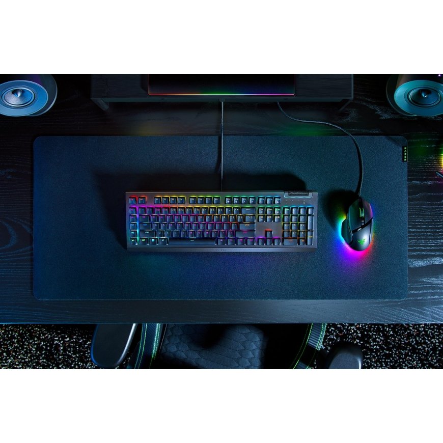 Razer BlackWidow V4 X klaviatuur Mängimine USB QWERTY Põhjamaad Must – 3