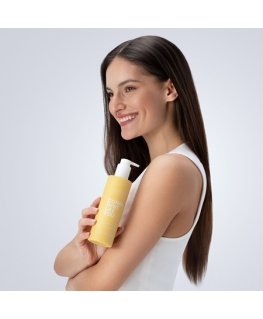 Iconique Professional Kosteuttava ja vahvistava hoitoaine "Confident Like You"