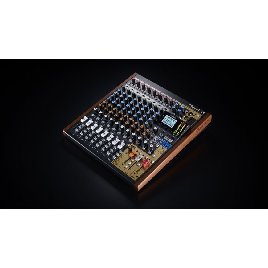 Tascam Model 12 12 kanalid 20 - 20000 Hz Must, Puit