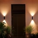 Philips Hue White and Color ambiance Appear-seinävalaisin ulkokäyttöön Philips Hue White and Color ambiance Appear-seinävalaisin ulkokäyttöön