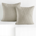 Samettinen RESTILO koristetyynynpäällinen LAILA, vaalea hiekanväri, prässätty tyyli, glamour, materiaalityyppi - tekstiili, same Samettinen RESTILO koristetyynynpäällinen LAILA, vaalea hiekanväri, prässätty tyyli, glamour, materiaalityyppi - tekstiili, same