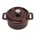 STAUB LA COCOTTE Ketaus puodas apvalus 3,8 l, granatų spalvos STAUB LA COCOTTE Ketaus puodas apvalus 3,8 l, granatų spalvos