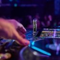 STICK SanDisk DJ - USB zibatmiņa - 512 GB - USB-A / USB-C STICK SanDisk DJ - USB zibatmiņa - 512 GB - USB-A / USB-C
