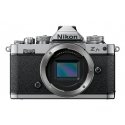 Nikon Z fc MILC korpusas 20,9 MP CMOS 5568 x 3712 pikseliai Juoda, Sidabras Nikon Z fc MILC korpusas 20,9 MP CMOS 5568 x 3712 pikseliai Juoda, Sidabras