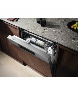 Electrolux EEM69300IX Daļēji iebūvēts 15 vietas D