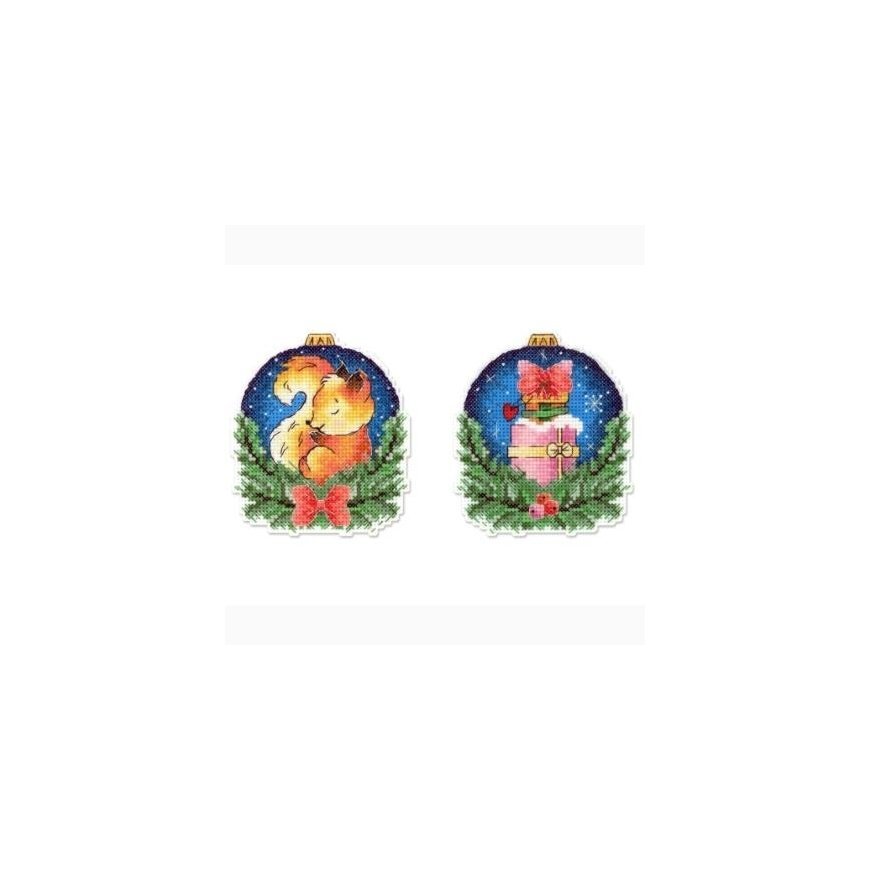 Beldizart Cross-Stitch Embroidery Kit "New Year's Tree Ornament with Squirrel" 10x9 cm SR-1160