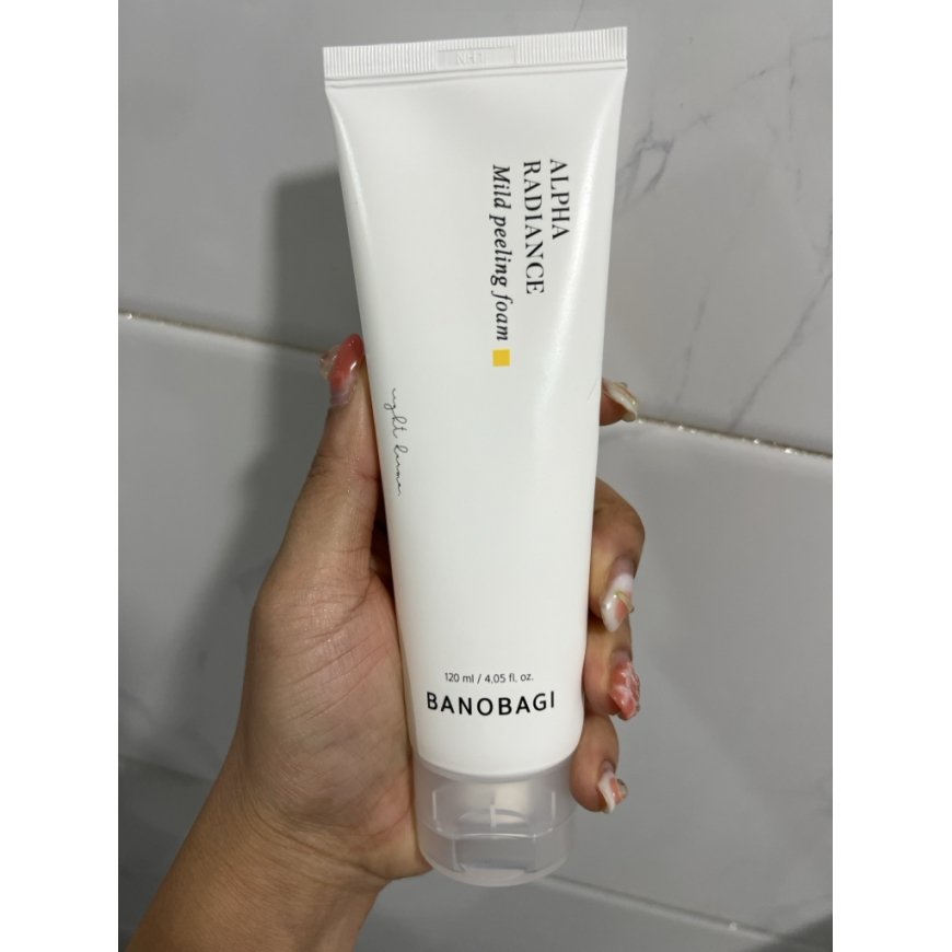 Banobagi valantis putos jautriai ir aknės linkusiai odai Alpha Radiance (švelni šveičiamoji puta) 120 ml – 2