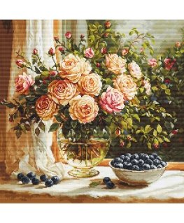 luca S Kryželiu siuvinėjimo rinkinys "Vaza su rožėmis ir mėlynėmis" 22 x 22 cm SG719
