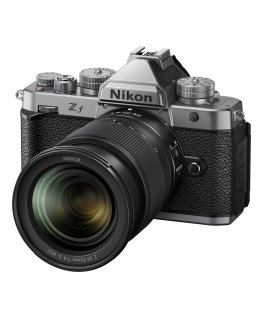 Nikon Z f -järjestelmäkamera, hopea + 24-70 mm f/4 objektiivi