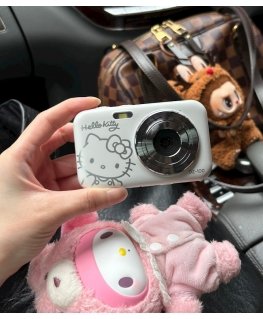 YASHICA x Hello Kitty Digital Camera DZ-100 (White)