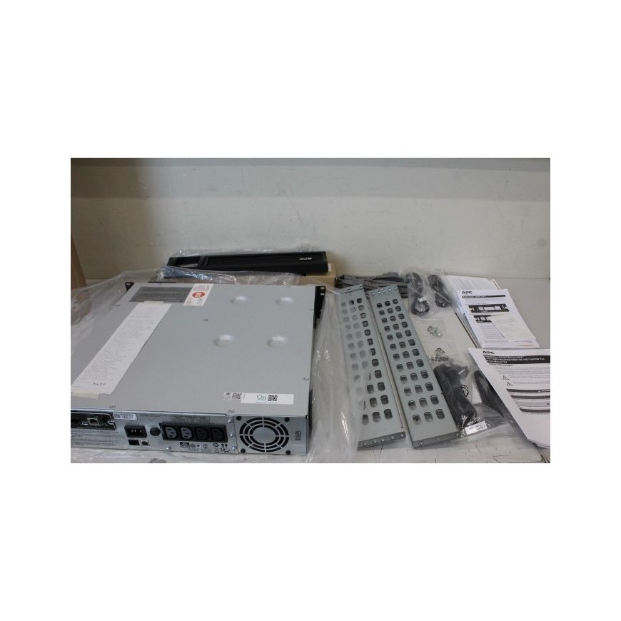 Schneider Electric APC Smart-UPS, встраиваемый 2U, 230В, 4x IEC – 3