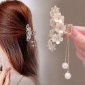 Christmas Decoration HANGING SWAN ORNAMENT 17cm WITH PEARLS WINGS Christmas Decoration HANGING SWAN ORNAMENT 17cm WITH PEARLS WINGS