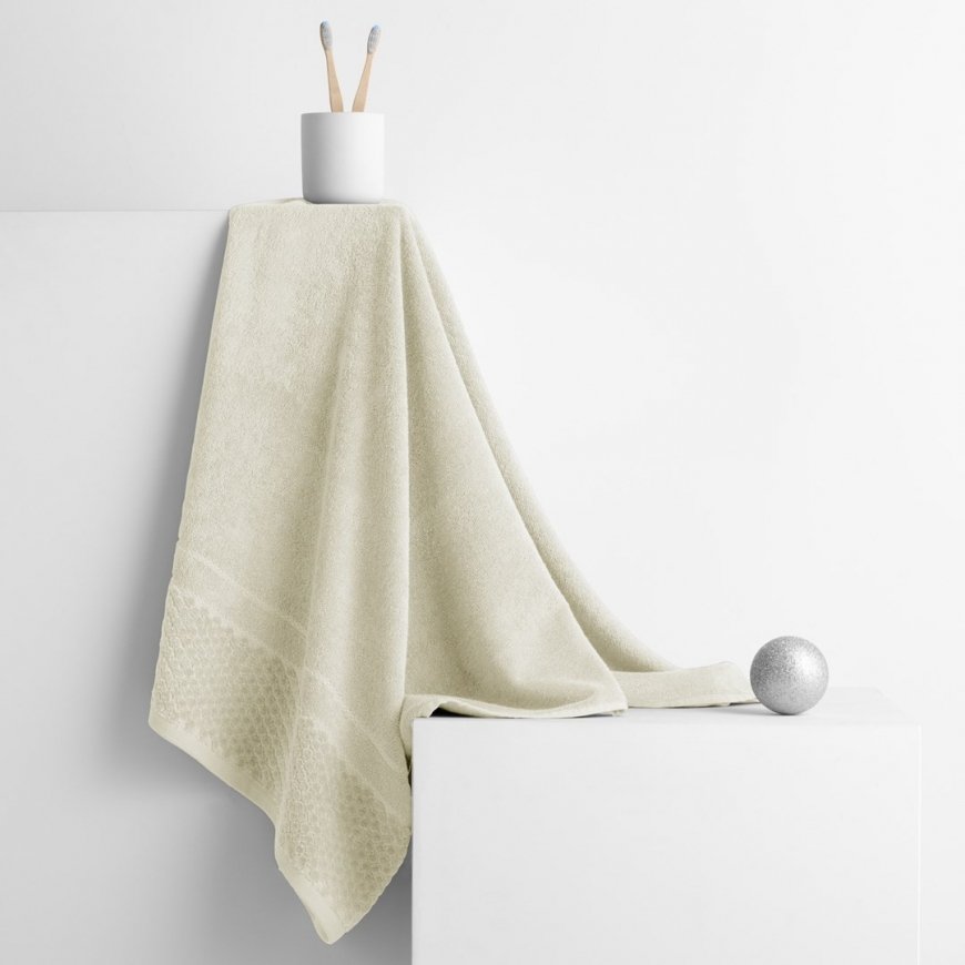 RUBRUM Creamy Color Classic Towel 70x130 AmeliaHome