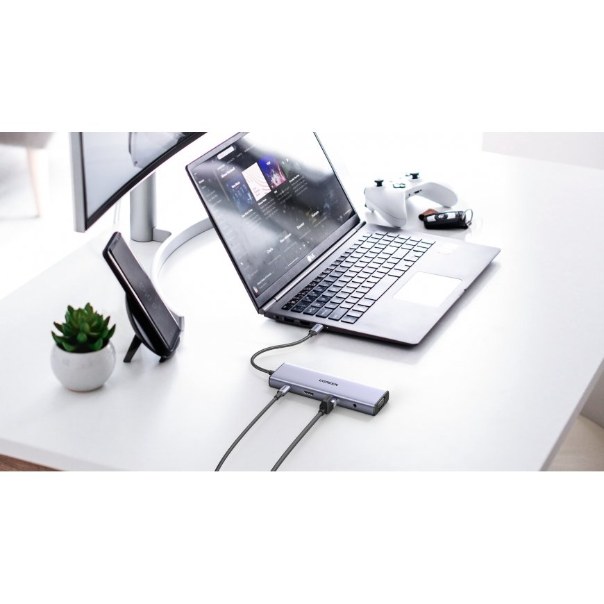 Ugreen Revodok 10-in-1 USB-C Hub – 3