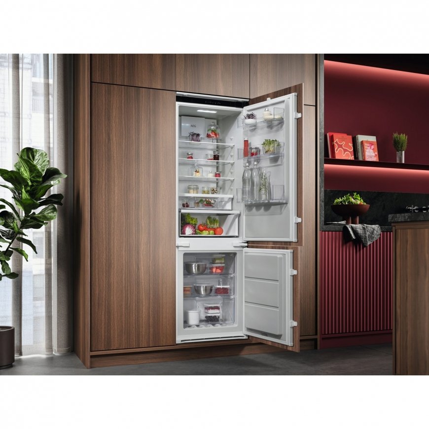 AEG Series 6000 TC6MS18FDS Įmontuoti 249 L
