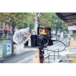 Sony α 6400 + SELP1650 MILC (Peeglita vahetatavate objektiividega kaamera) 24,2 MP CMOS 6000 x 4000 pikslit Must