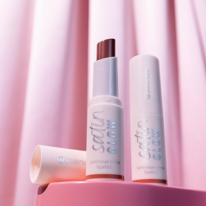 Essence Satin Glow 3,5 g 02 Blushin It Сияние – 3