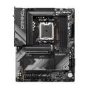 GIGABYTE B650 GAMING X AX emolevy AMD B650 Pistoke AM5 ATX
