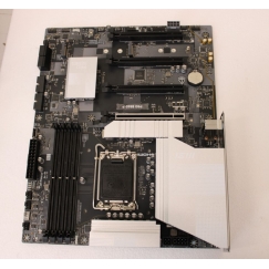 РАСПРОДАЖА. Б/У, ОБНОВЛЕН, БЕЗ АКСЕССУАРОВ, ВКЛЮЧЕН ТОЛЬКО ЗАДНИЙ ПАНЕЛЬ.
