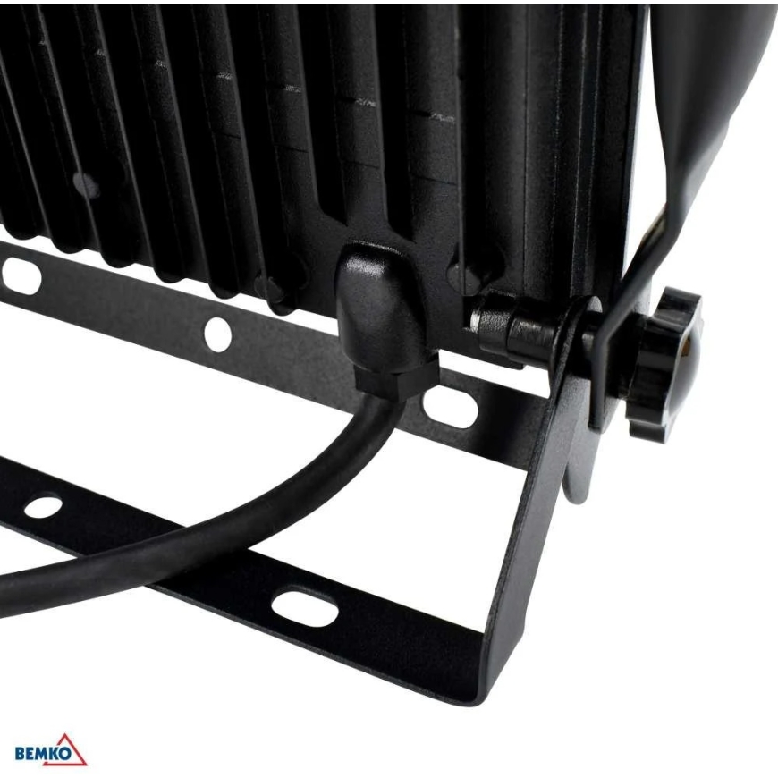 Bemko 30W LED portatīvais prožektors KASTEL, melns, 6500K, IP65, 110° – 4