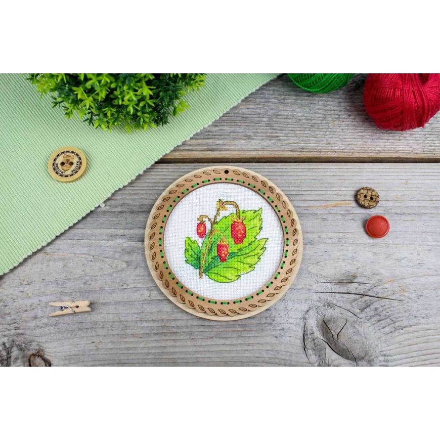 Beldizart Cross-Stitch on Wooden Base "Miniature. Summer Berries. Strawberries" 10x10 cm SO-133 – 2