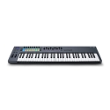 Novation FLKEY 61 MKI - MIDI-näppäimistö, joka on omistettu FL Studio -ohjelmistolle, 61 nappulaa.