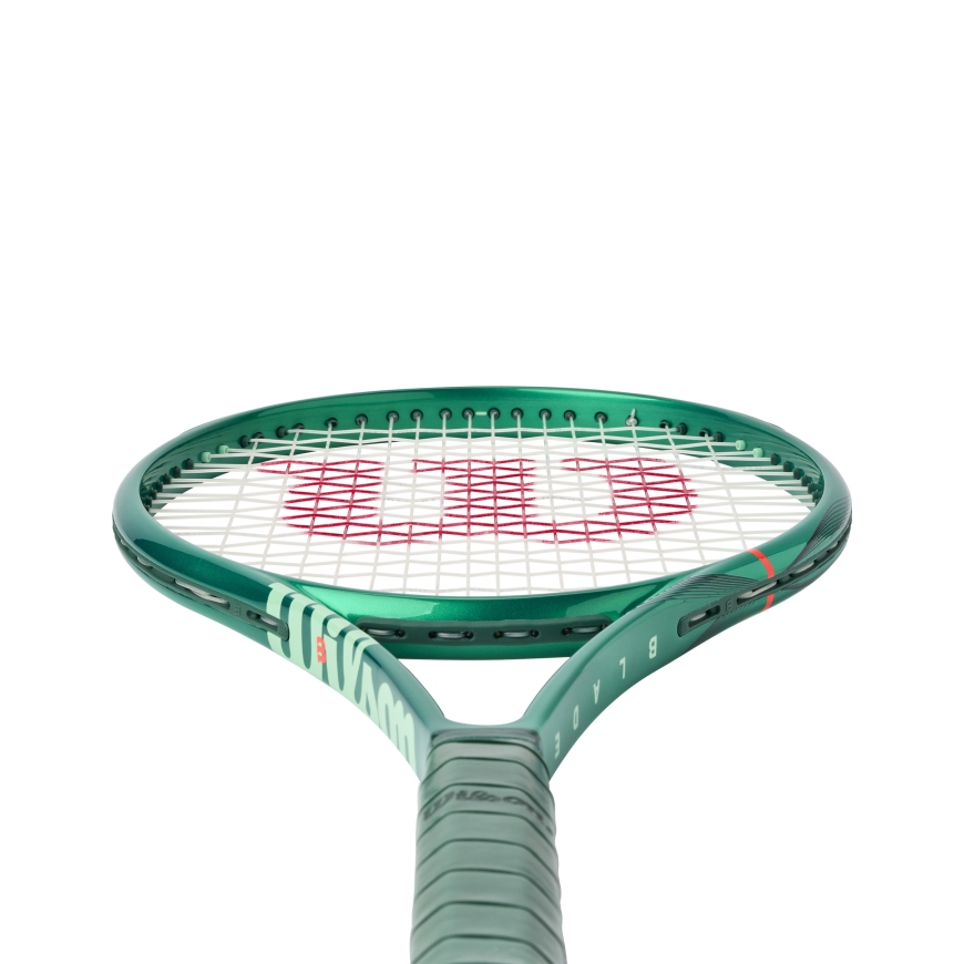Wilson Blade 100 (16x19) V10 tennis racket, grip size 2 – 5