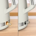 Tefal Soleil KO355AE0 sähkökeitin 1,7 l 2400 W valkoinen Tefal Soleil KO355AE0 sähkökeitin 1,7 l 2400 W valkoinen