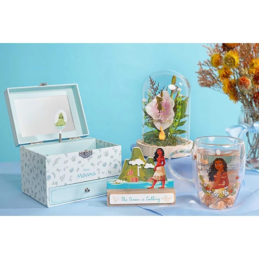 Widdop Co Disney Princess Vaiana Moana florals in a clonche with neon light – 5