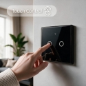 Qoltec 52712 Älykäs kosketuskytkin 2-kanavainen valokatkaisin | Wi-Fi | Ajastin | Tuya | Smart Life | Karkaistu lasi | Musta