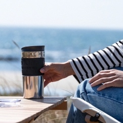 Bodum Travel Press 350 ml must kahvinkeitin pannulla