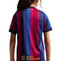Футболка для детей Nike FC Barcelona 2026/27 Stadium Home бордово-синяя II1624 683 (S) Футболка для детей Nike FC Barcelona 2026/27 Stadium Home бордово-синяя II1624 683 (S)