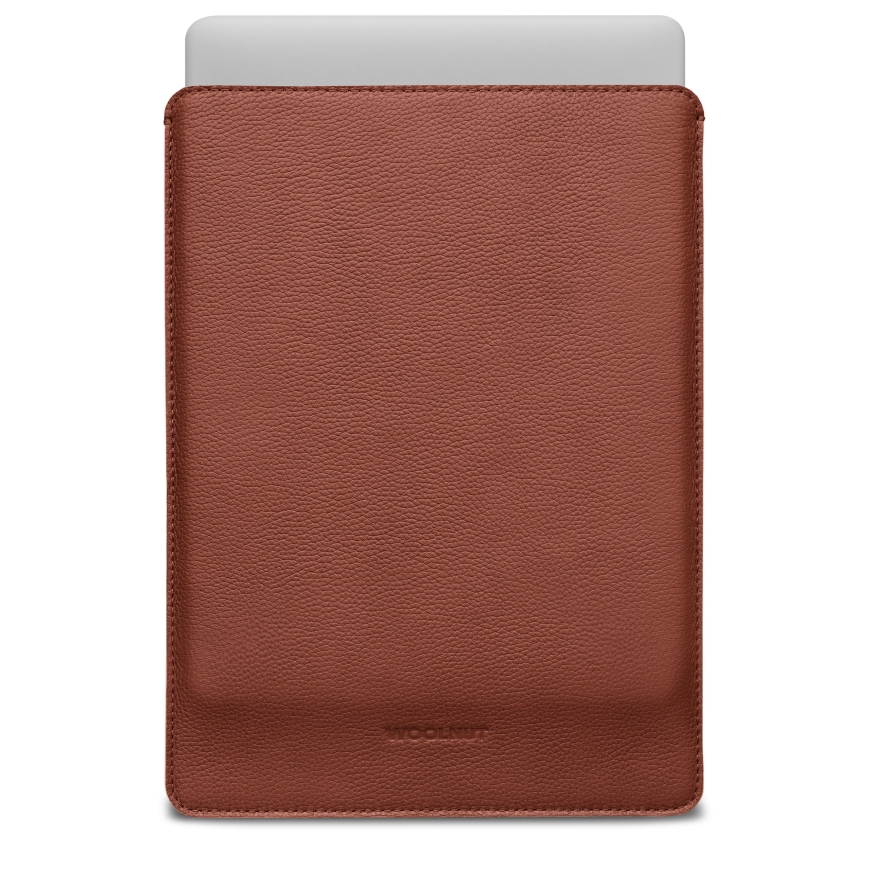 Woolnut ādas apvalks MacBook Neo, konjaks