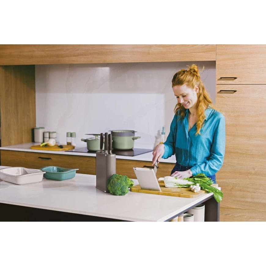 Berghoff Balance cutting board with tablet holder 45x41 cm – 3