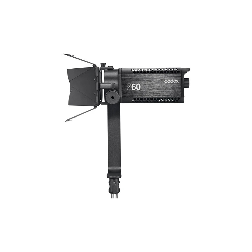 Светодиодный свет - комплект из 3-х светильников Godox S60, угол луча 6–55°, 5600 K, CRI 96 / TLCI 97