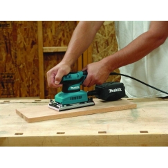Makita Шлифмашина BO3710
