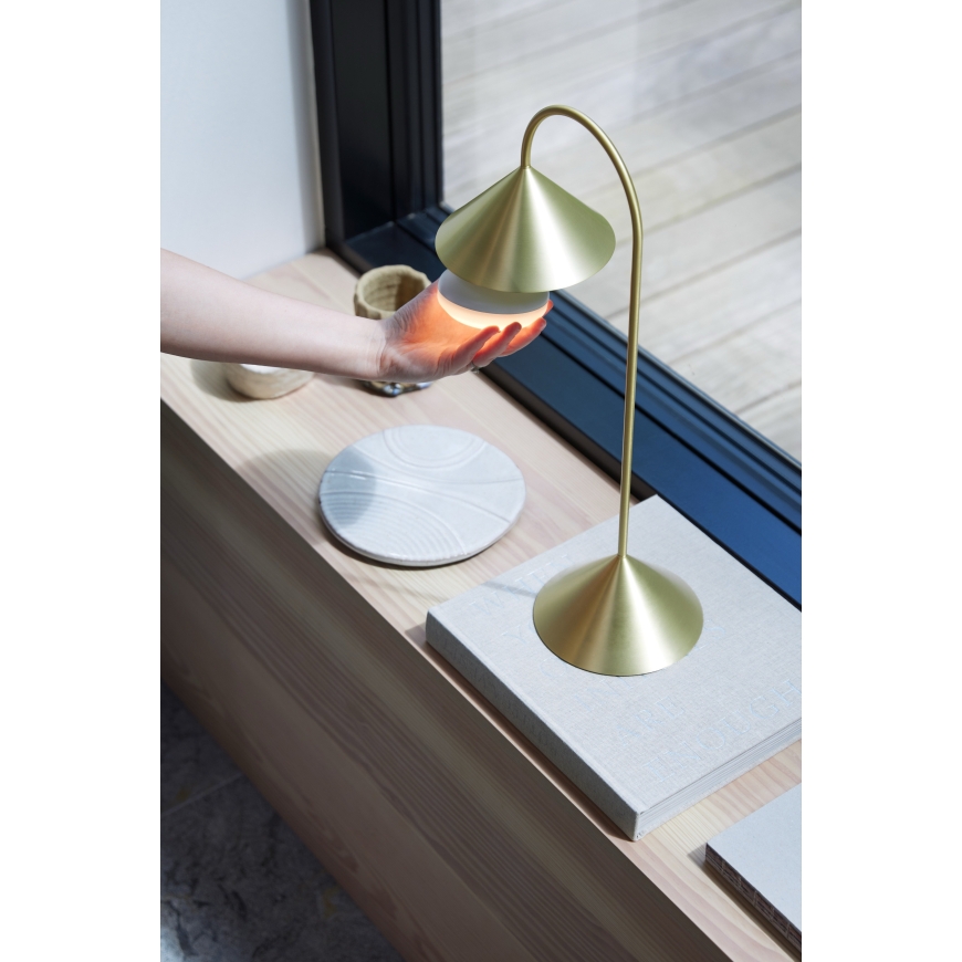 Frandsen Grasp Portable pöytälamppu, messinki, 47 cm – 5