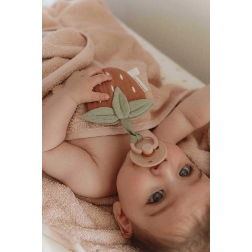 Little Dutch strawberry colored teether – 3