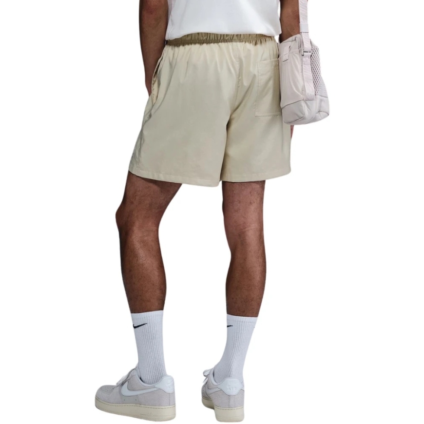 Meeste Nike Club lühikesed püksid, kreemjad – 2