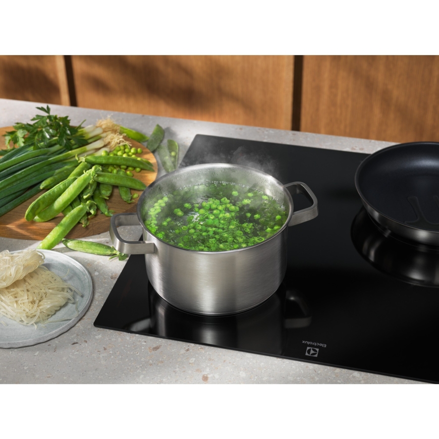 Electrolux LIB60420CL Musta Kiinteä 60 cm Keittoalueinduktioliesi 4 alue(tta) – 4