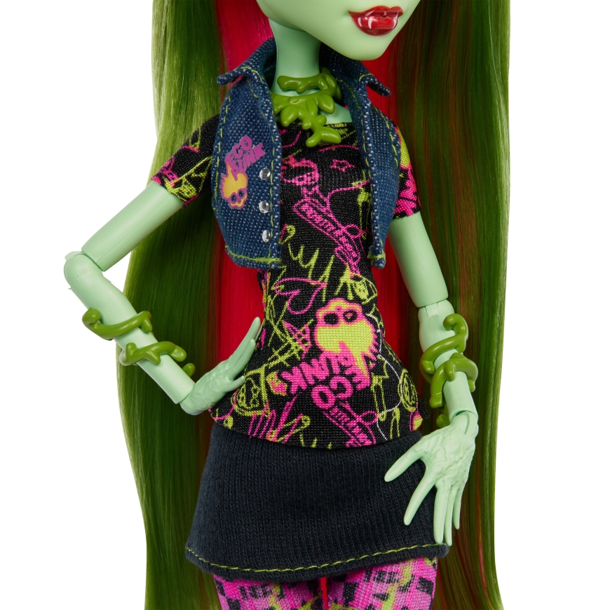 Monster High Boo-riginal Creeproduction Venus McFlytrap Doll with Diary, Doll Stand and Pet – 4