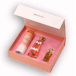 Setti Khadlaj: Cloud Candy Extrait De Parfum Unisex, 100 ml + Cloud Candy deodoranttisuihke naisille, 200 ml + Cloud Candy tuoks