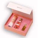 Setti Khadlaj: Cloud Candy Extrait De Parfum Unisex, 100 ml + Cloud Candy deodoranttisuihke naisille, 200 ml + Cloud Candy tuoks Setti Khadlaj: Cloud Candy Extrait De Parfum Unisex, 100 ml + Cloud Candy deodoranttisuihke naisille, 200 ml + Cloud Candy tuoks