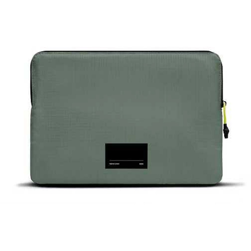 Dēklis Native Union Ultralight Sleeve – aizsargdēklis, kas paredzēts MacBook 16'' (šīferzaļš)