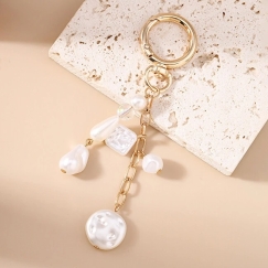 Charming Gold-Plated Pendant with Artificial Pearls