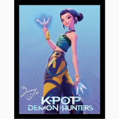Pyramid KPop Demon Hunters Zoey raamitud print