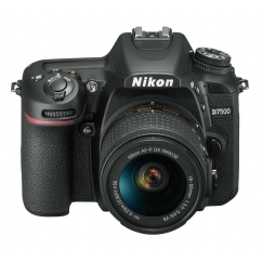 Nikon D7500 18-55mm f/3.5-5.6G VR
