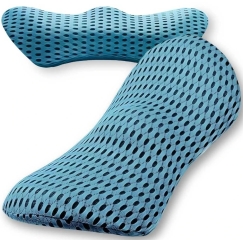 Orthopedic lumbar pillow for car seat, made of viscoelastic material.