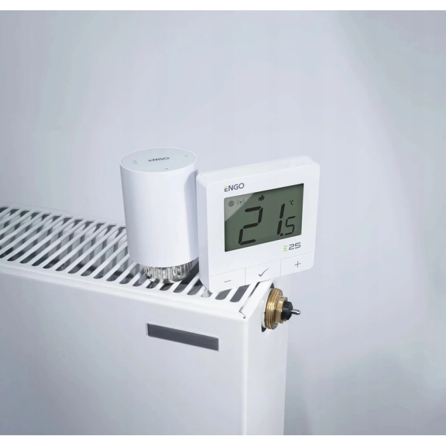 "Carruzzo ENGO Controls" smart heating complex "White" (E25-BATW-4 + ETRV-M30) – 3